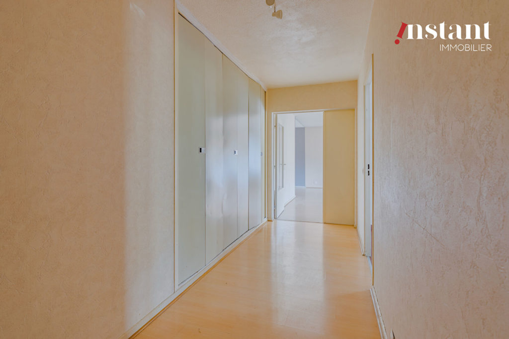 Appartement 4 pièces de 92 m2 à rénover