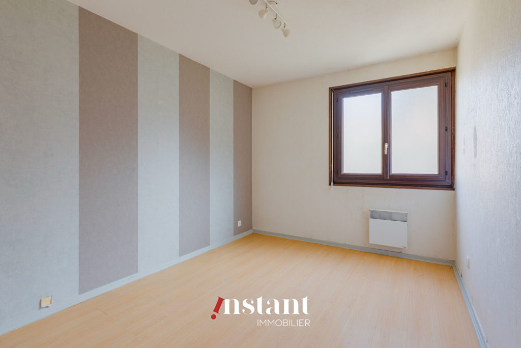 Appartement 4 pièces de 92 m2 à rénover